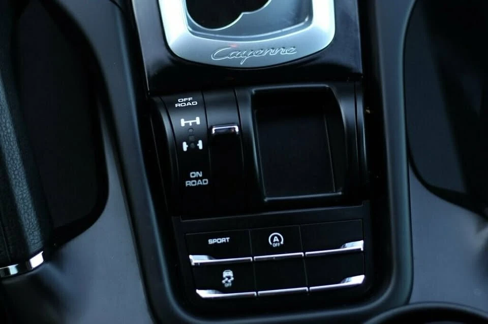 2016 Porsche 958 Cayenne - Image 14 of 15