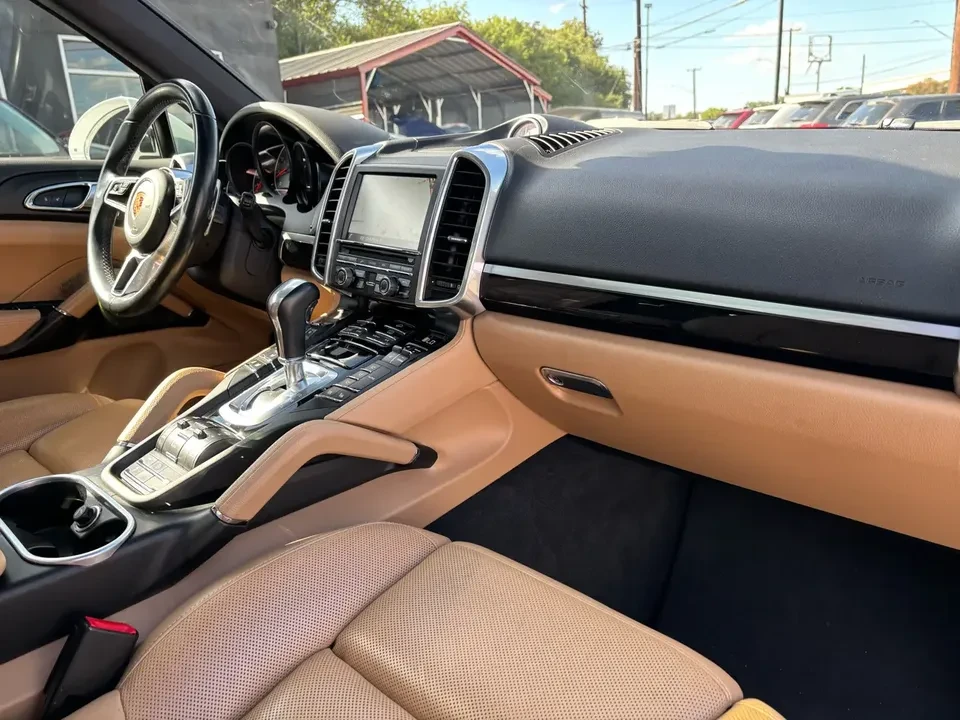 2016 Porsche 958 Cayenne S - Image 10 of 20