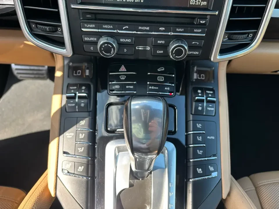 2016 Porsche 958 Cayenne S - Image 15 of 20