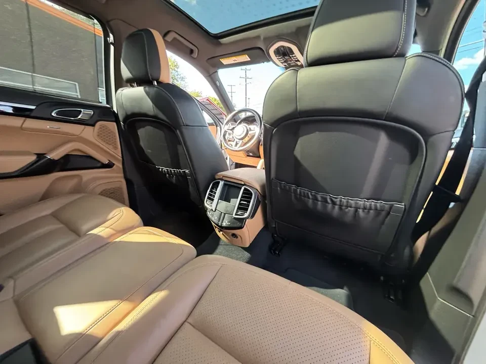 2016 Porsche 958 Cayenne S - Image 11 of 20