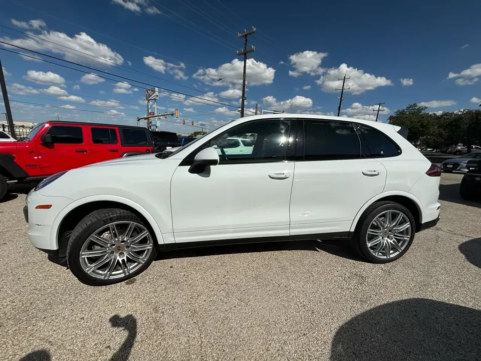 2016 Porsche 958 Cayenne S - Image 3 of 20