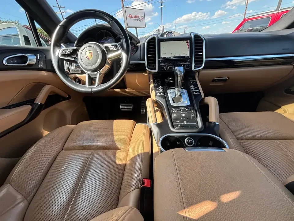 2016 Porsche 958 Cayenne S - Image 14 of 20