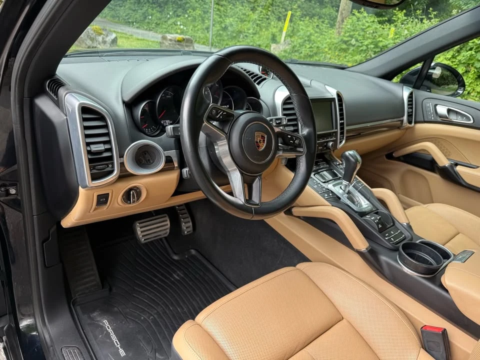 2016 Porsche 958 Cayenne S - Image 10 of 19