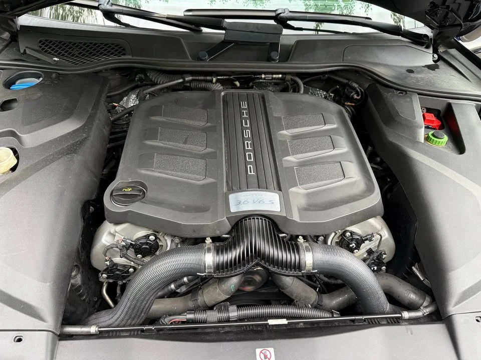 2016 Porsche 958 Cayenne S - Image 18 of 19