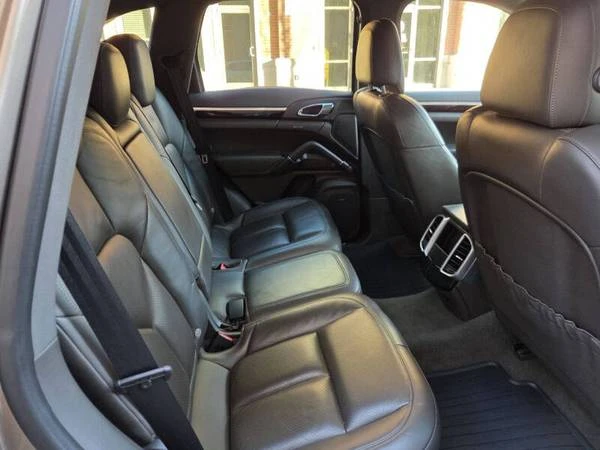 2016 Porsche 958 Cayenne - Image 14 of 17