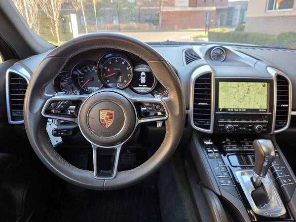 2016 Porsche 958 Cayenne - Image 16 of 17
