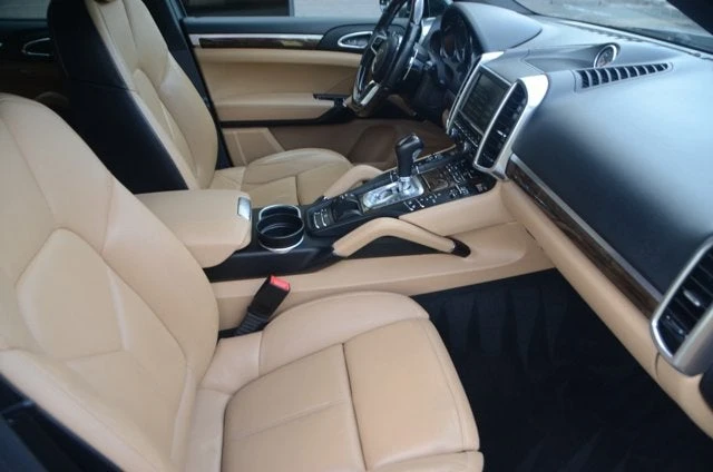 2016 Porsche 958 Cayenne - Image 12 of 25