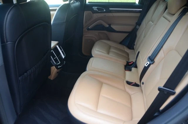 2016 Porsche 958 Cayenne - Image 16 of 25
