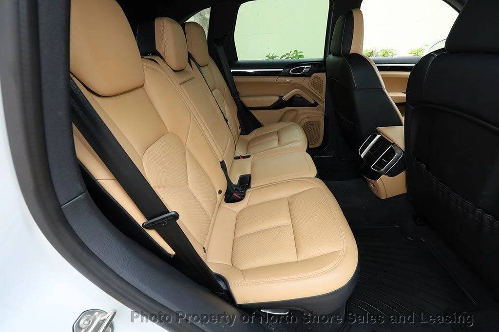 2016 Porsche 958 Cayenne - Image 8 of 12