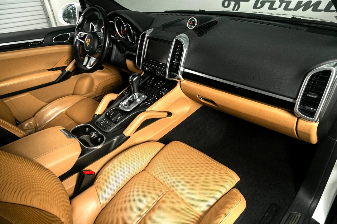 2016 Porsche 958 Cayenne - Image 10 of 21