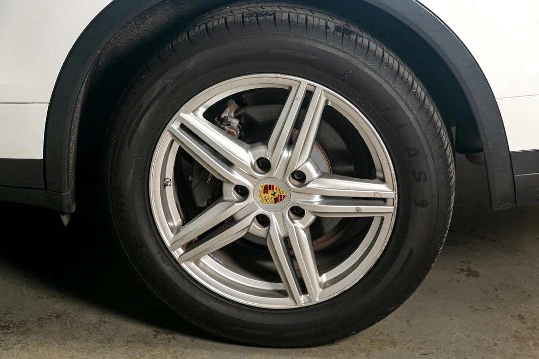 2016 Porsche 958 Cayenne - Image 11 of 21