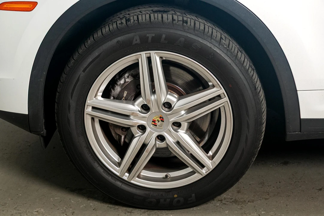 2016 Porsche 958 Cayenne - Image 13 of 21
