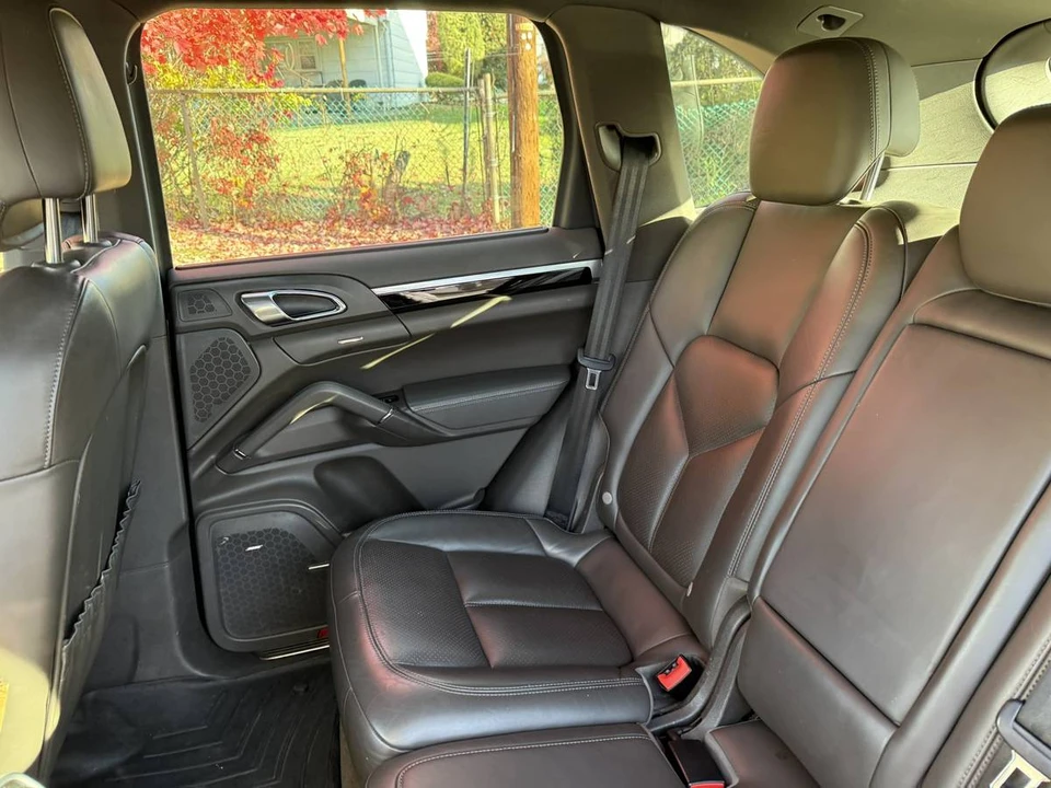2016 Porsche 958 Cayenne - Image 13 of 24