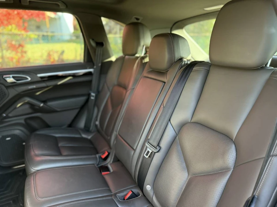 2016 Porsche 958 Cayenne - Image 11 of 24
