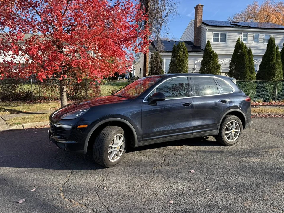 2016 Porsche 958 Cayenne - Image 2 of 24
