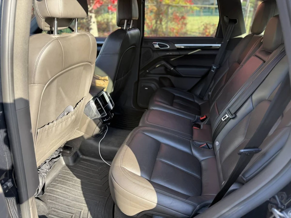 2016 Porsche 958 Cayenne - Image 10 of 24