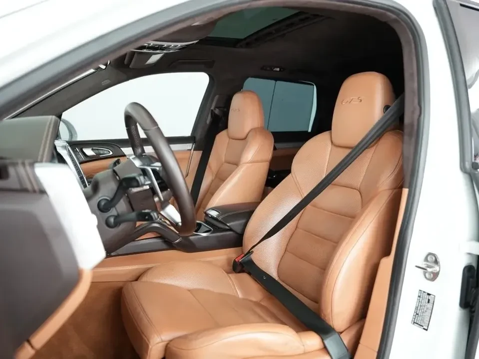 2016 Porsche 958 Cayenne GTS - Image 16 of 20