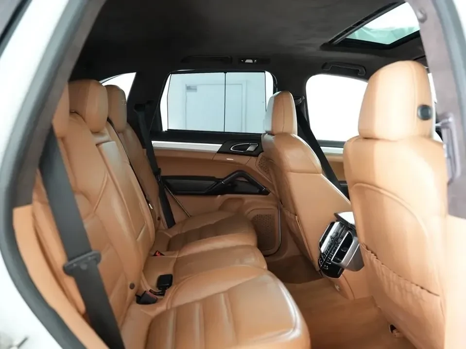 2016 Porsche 958 Cayenne GTS - Image 14 of 20