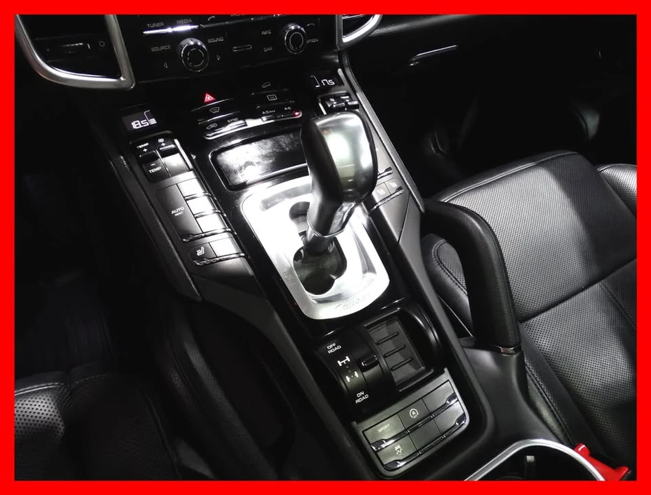 2016 Porsche 958 Cayenne - Image 17 of 19