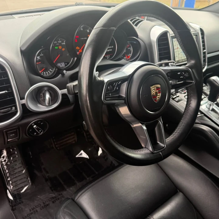 2016 Porsche 958 Cayenne - Image 11 of 16