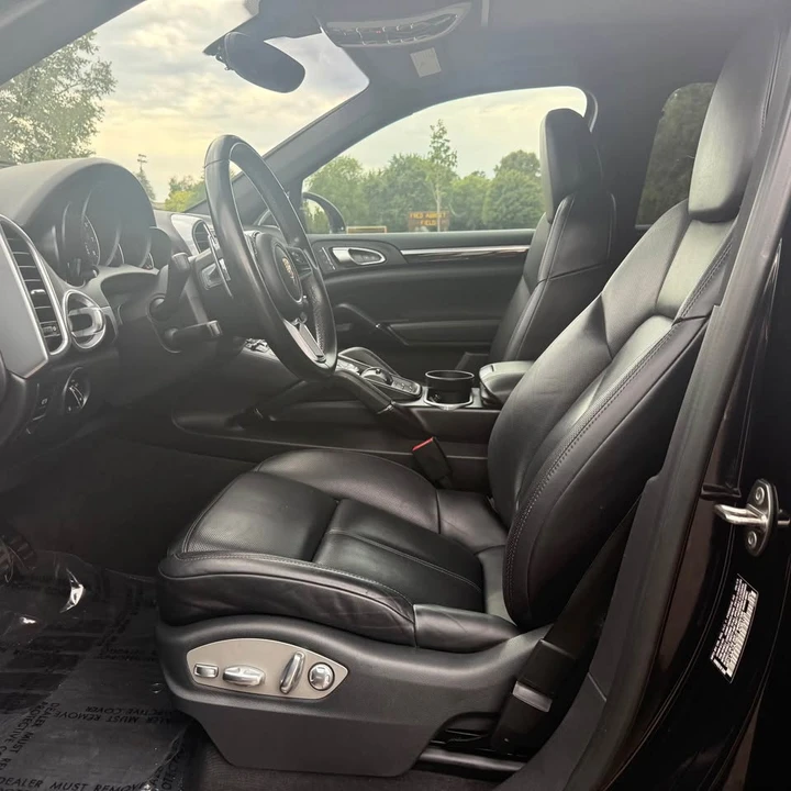 2016 Porsche 958 Cayenne - Image 10 of 16