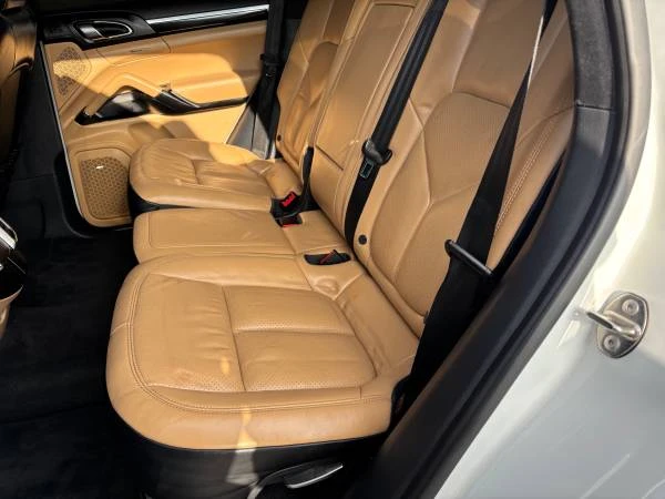 2016 Porsche 958 Cayenne - Image 18 of 21