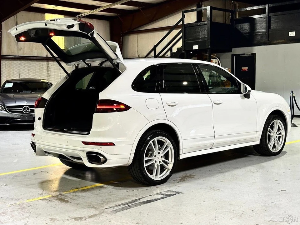 2016 Porsche 958 Cayenne - Image 19 of 24