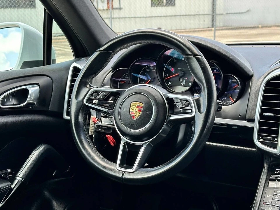 2016 Porsche 958 Cayenne - Image 17 of 24
