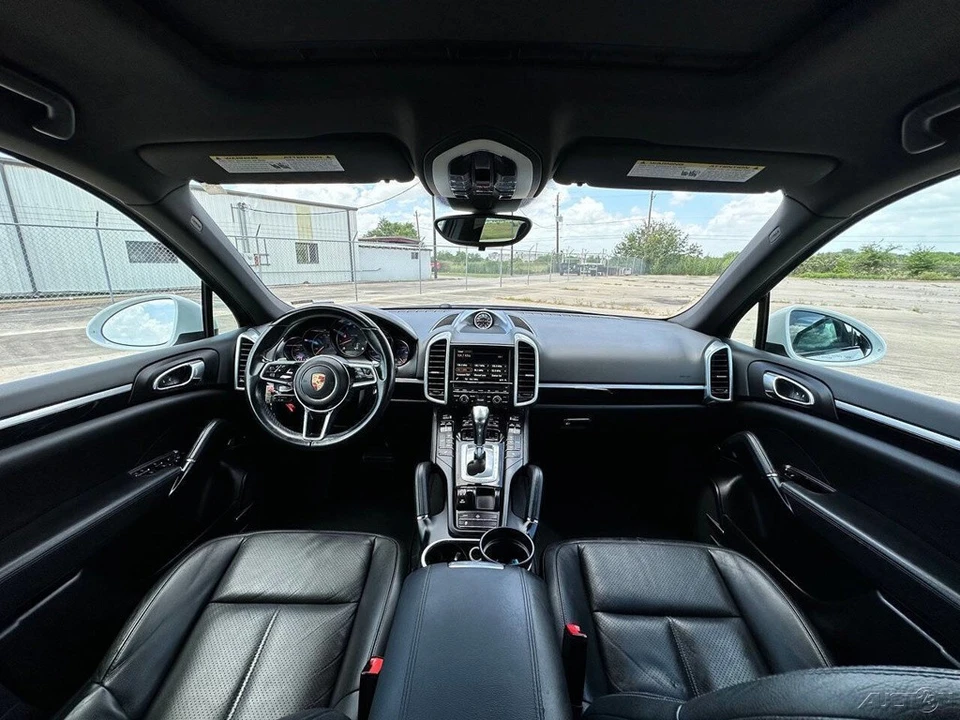 2016 Porsche 958 Cayenne - Image 16 of 24