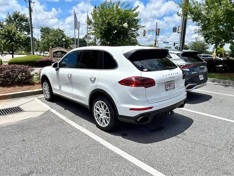 2016 Porsche Cayenne Bade