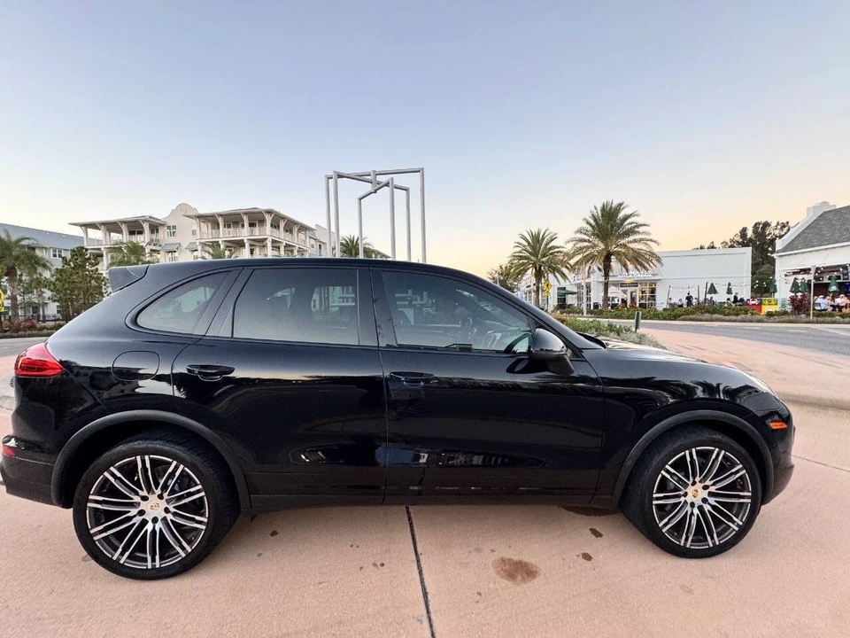 2016 Porsche 958 Cayenne - Image 10 of 21