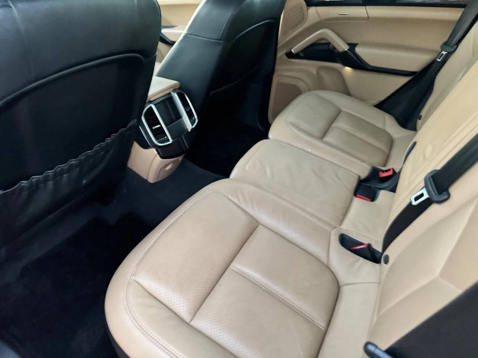 2016 Porsche 958 Cayenne - Image 16 of 21