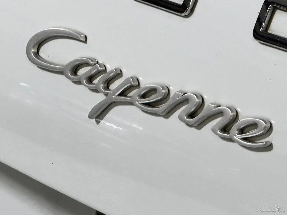2016 Porsche 958 Cayenne - Image 8 of 24