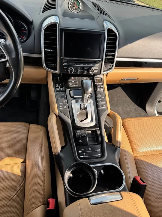2016 Porsche 958 Cayenne - Image 8 of 19