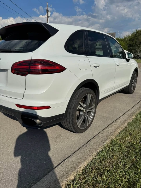 2016 Porsche 958 Cayenne - Image 3 of 19