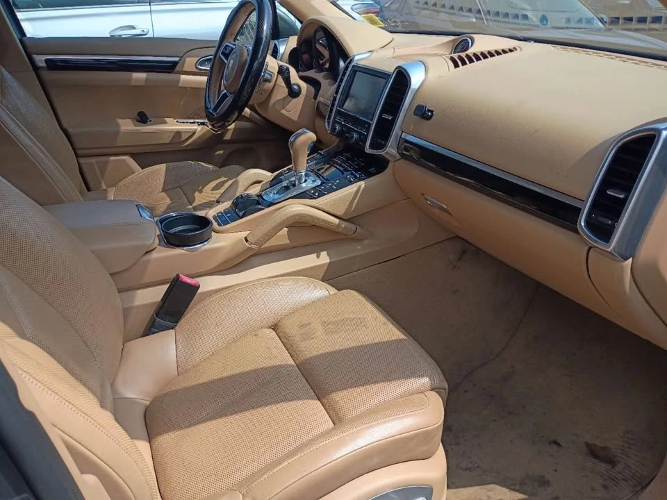 2016 Porsche 958 Cayenne - Image 11 of 20