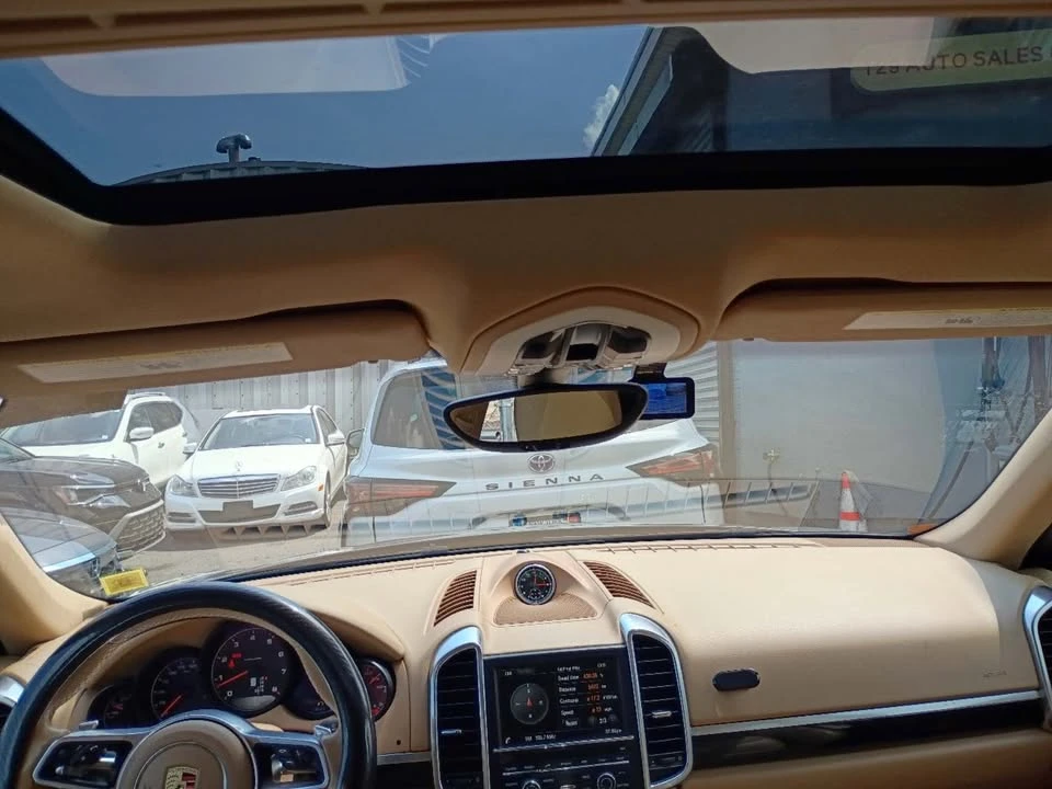 2016 Porsche 958 Cayenne - Image 8 of 20