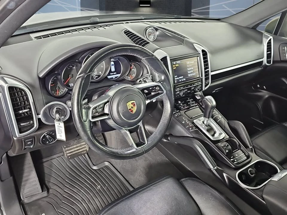 2016 Porsche 958 Cayenne - Image 13 of 20