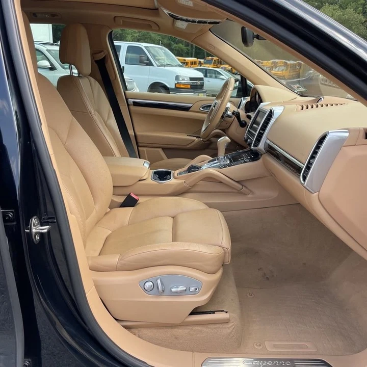 2016 Porsche 958 Cayenne - Image 13 of 20