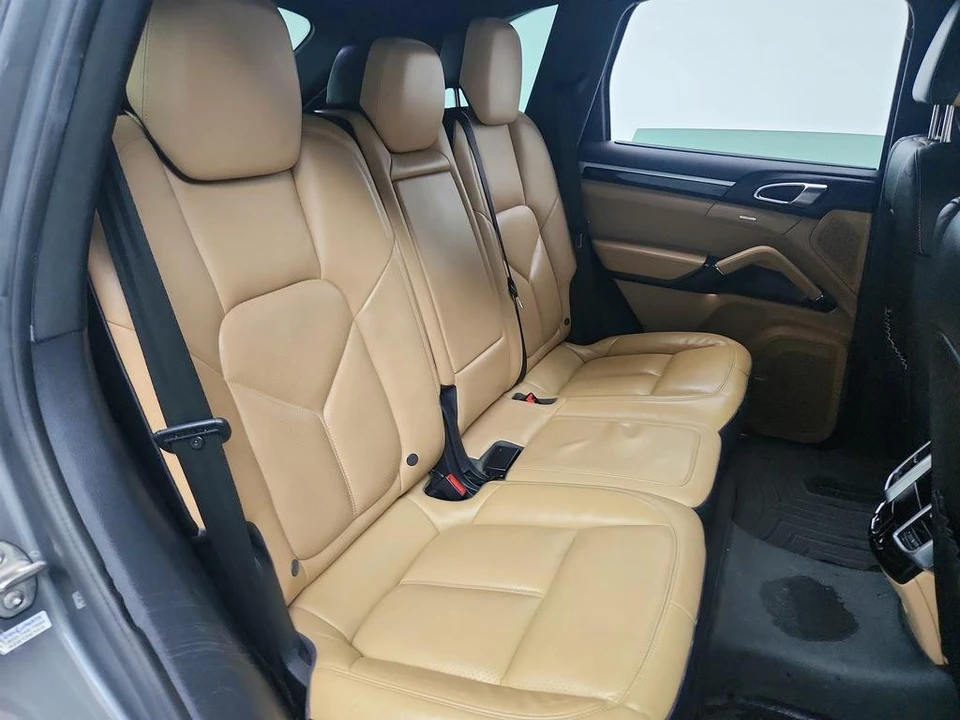2016 Porsche 958 Cayenne - Image 28 of 31