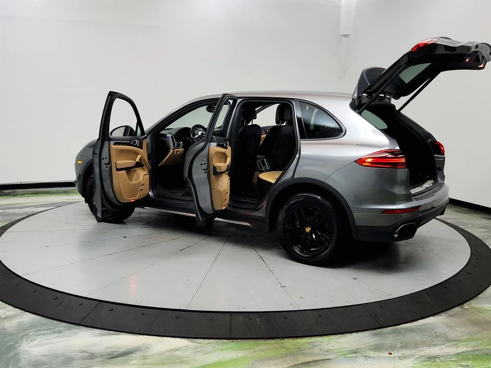 2016 Porsche 958 Cayenne - Image 12 of 31