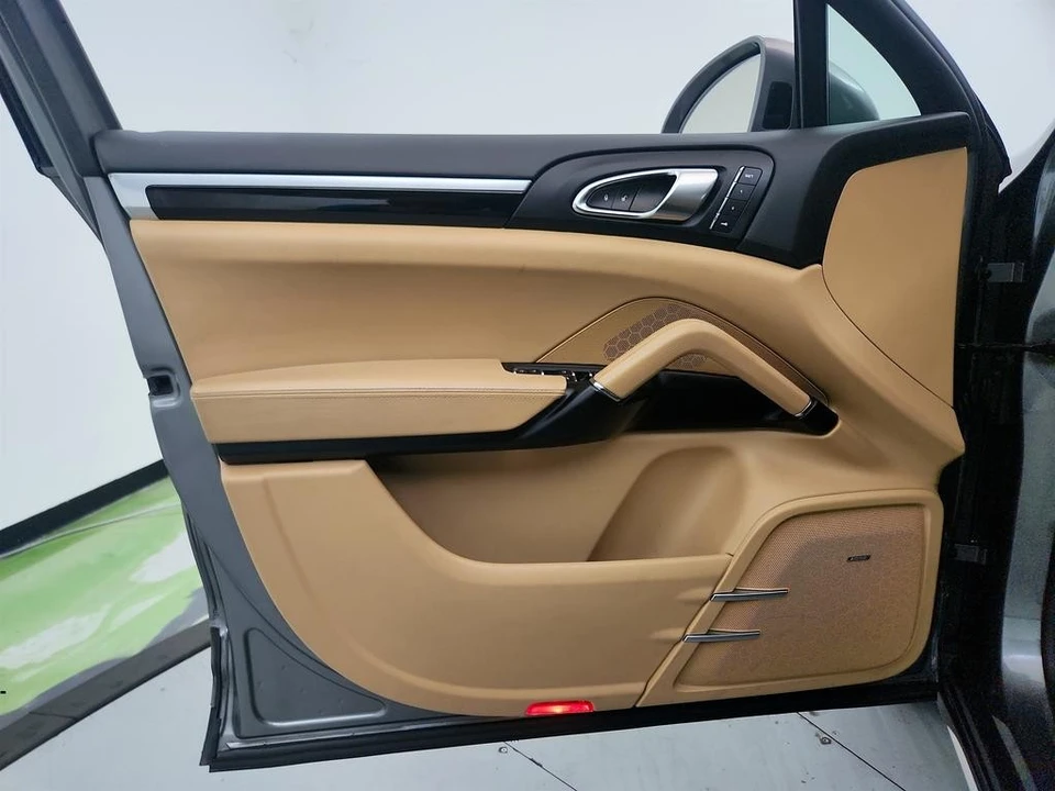 2016 Porsche 958 Cayenne - Image 23 of 31