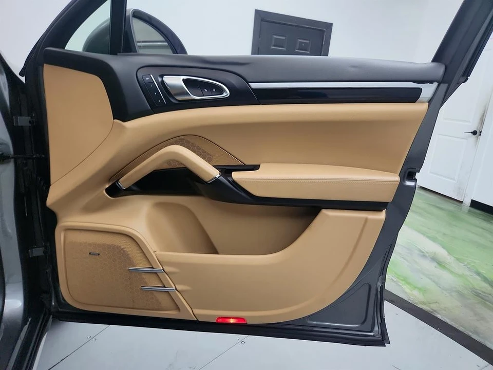 2016 Porsche 958 Cayenne - Image 28 of 31