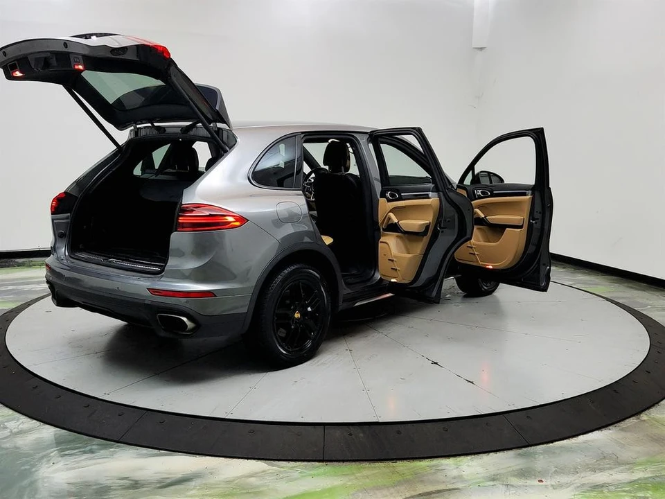 2016 Porsche 958 Cayenne - Image 11 of 31