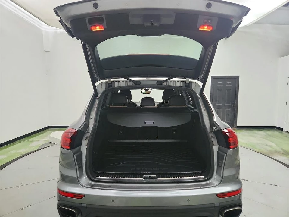 2016 Porsche 958 Cayenne - Image 30 of 31
