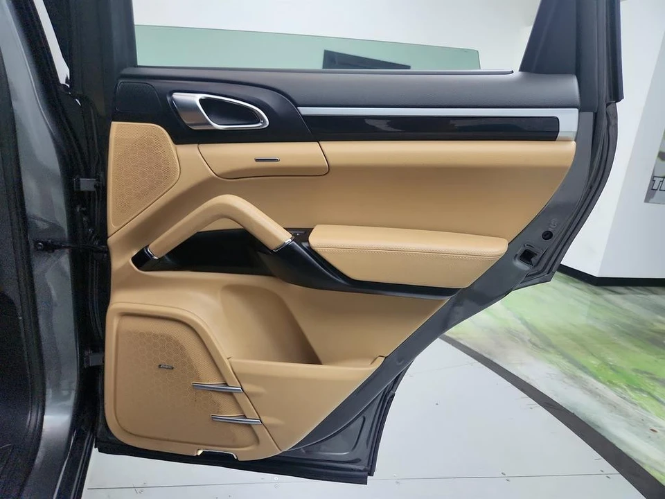 2016 Porsche 958 Cayenne - Image 29 of 31
