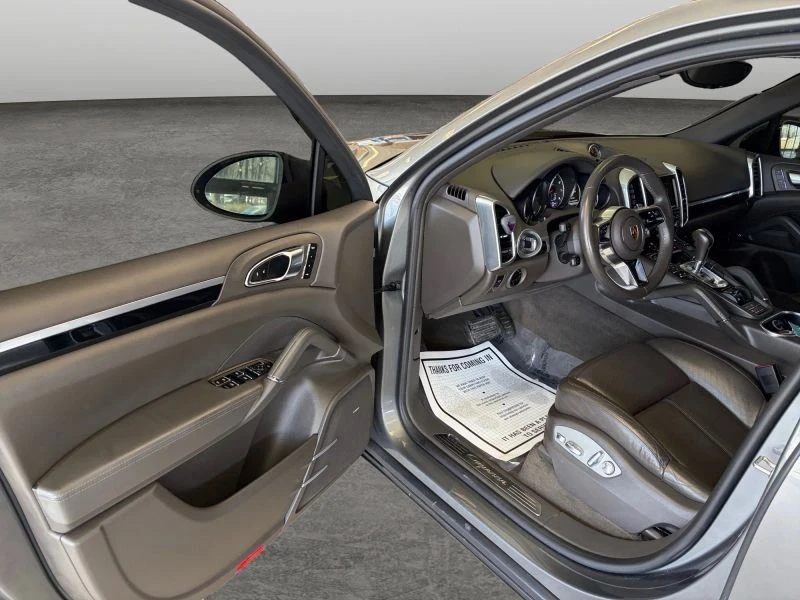 2016 Porsche 958 Cayenne - Image 9 of 12