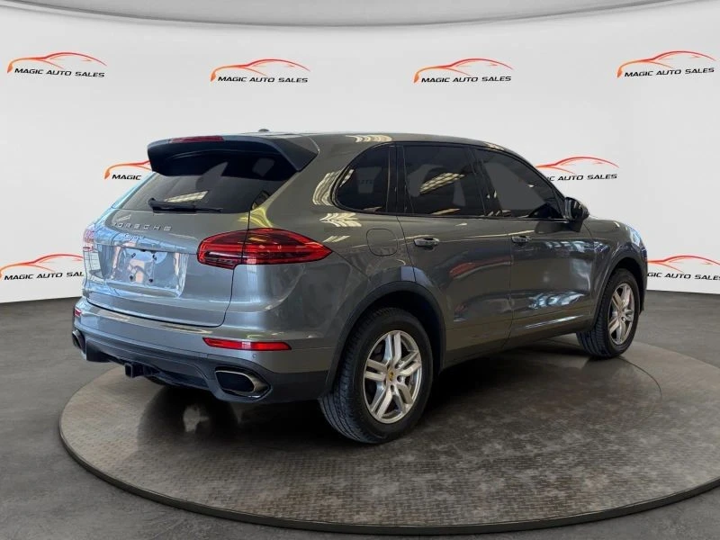 2016 Porsche 958 Cayenne - Image 8 of 12