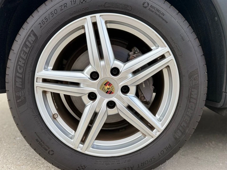 2016 Porsche 958 Cayenne - Image 11 of 31
