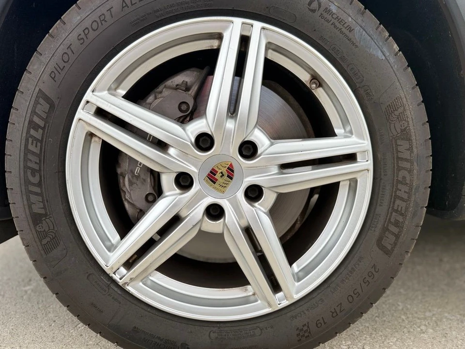2016 Porsche 958 Cayenne - Image 9 of 31
